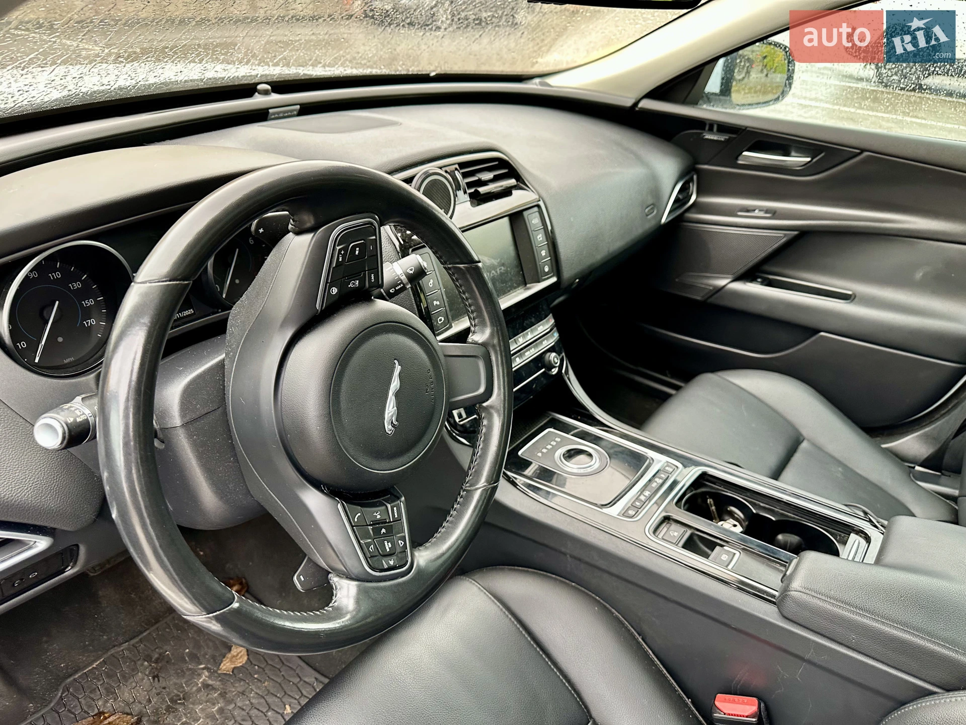 2018 Jaguar XE - мініатюра 10