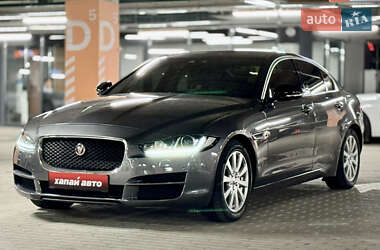 Седан Jaguar XE 2016 в Киеве