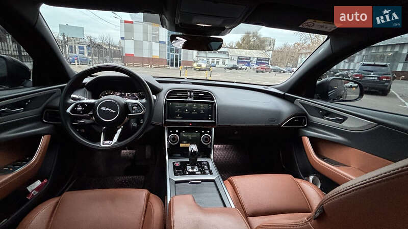 Седан Jaguar XE 2021 в Одессе
