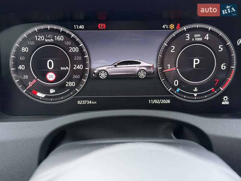 Седан Jaguar XE 2020 в Львове