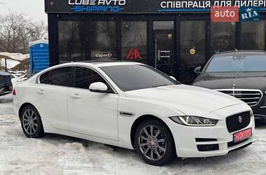 Седан Jaguar XE 2015 в Киеве