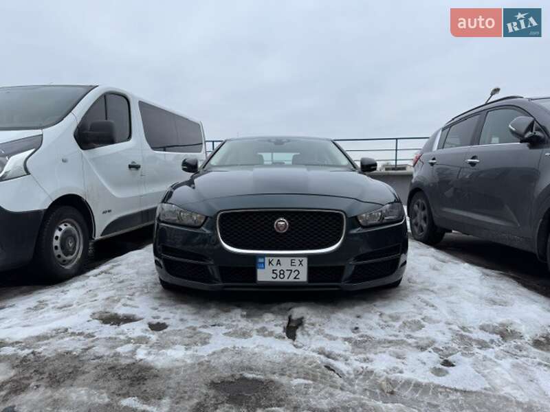 Седан Jaguar XE 2016 в Києві