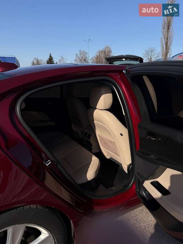 Седан Jaguar XE 2017 в Житомирі