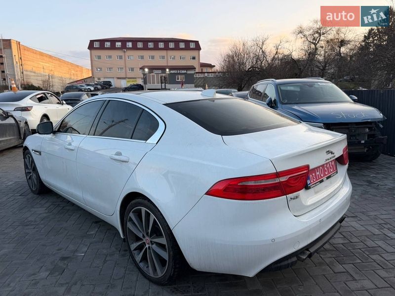 Седан Jaguar XE 2018 в Луцке