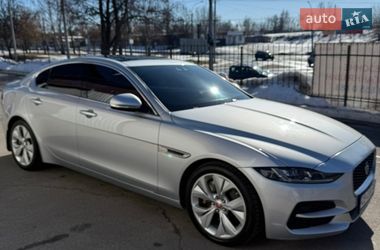 Седан Jaguar XE 2019 в Чернігові