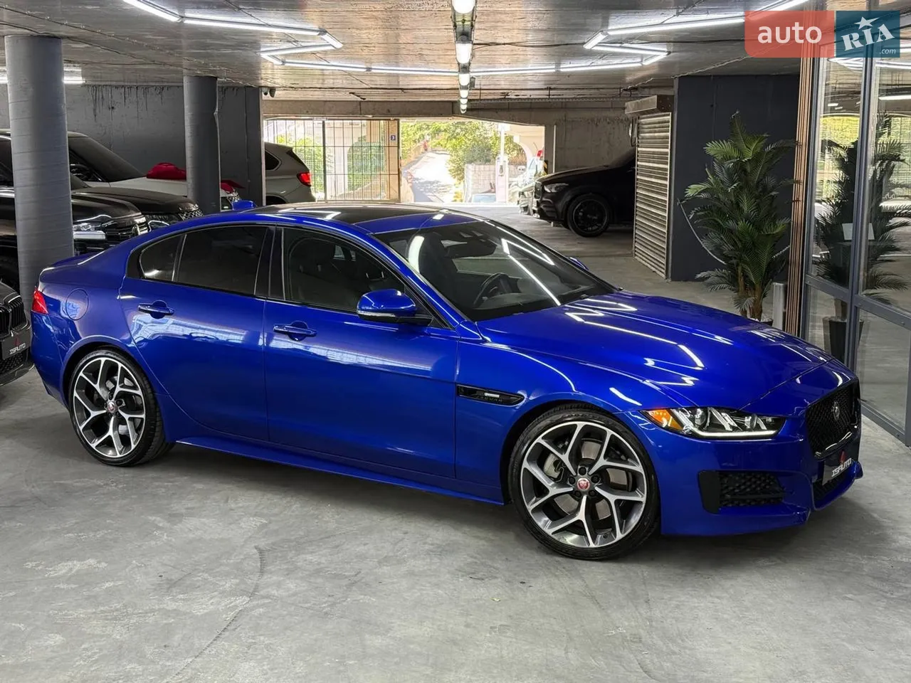 2016 Jaguar XE - мініатюра 31