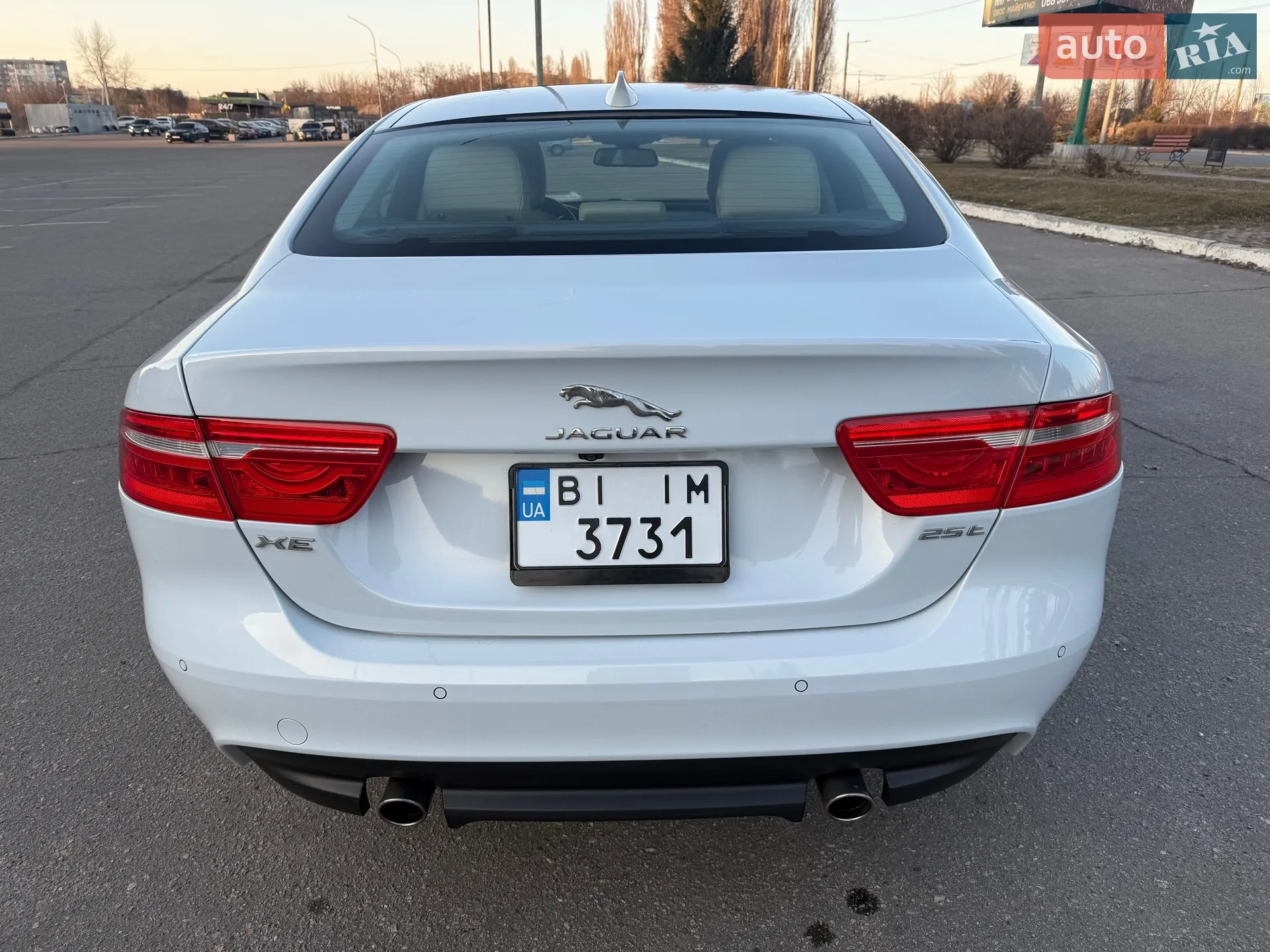 2016 Jaguar XE - мініатюра 2