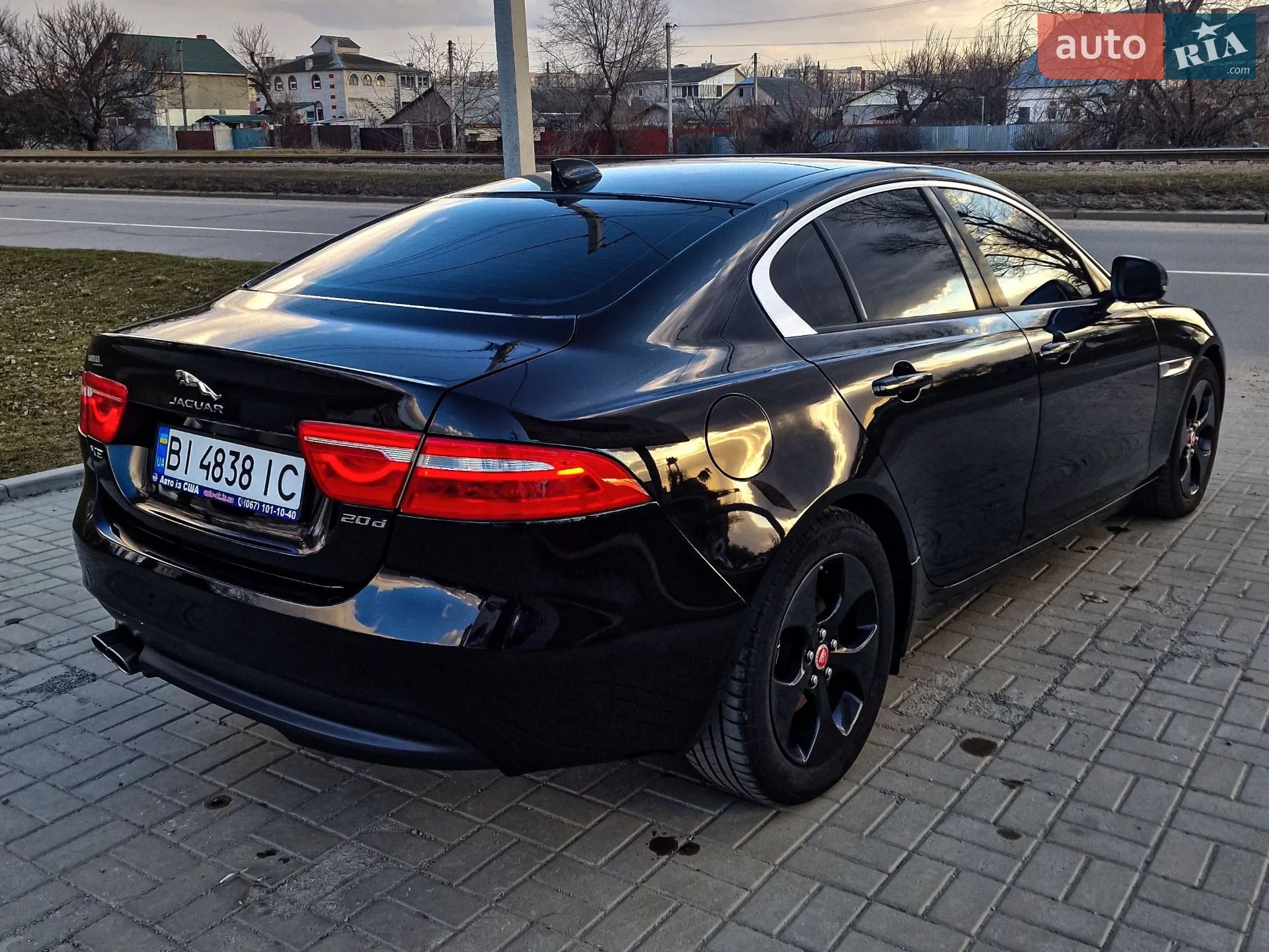 2016 Jaguar XE - мініатюра 6