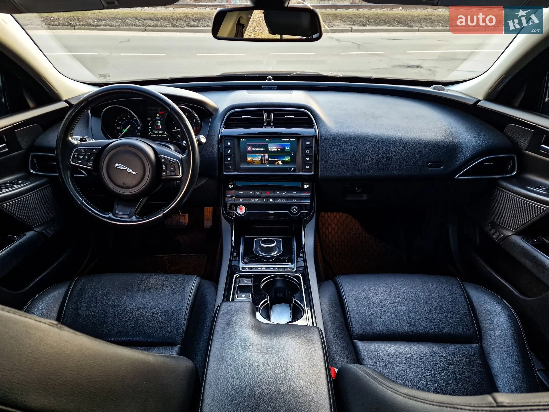 2016 Jaguar XE - мініатюра 14