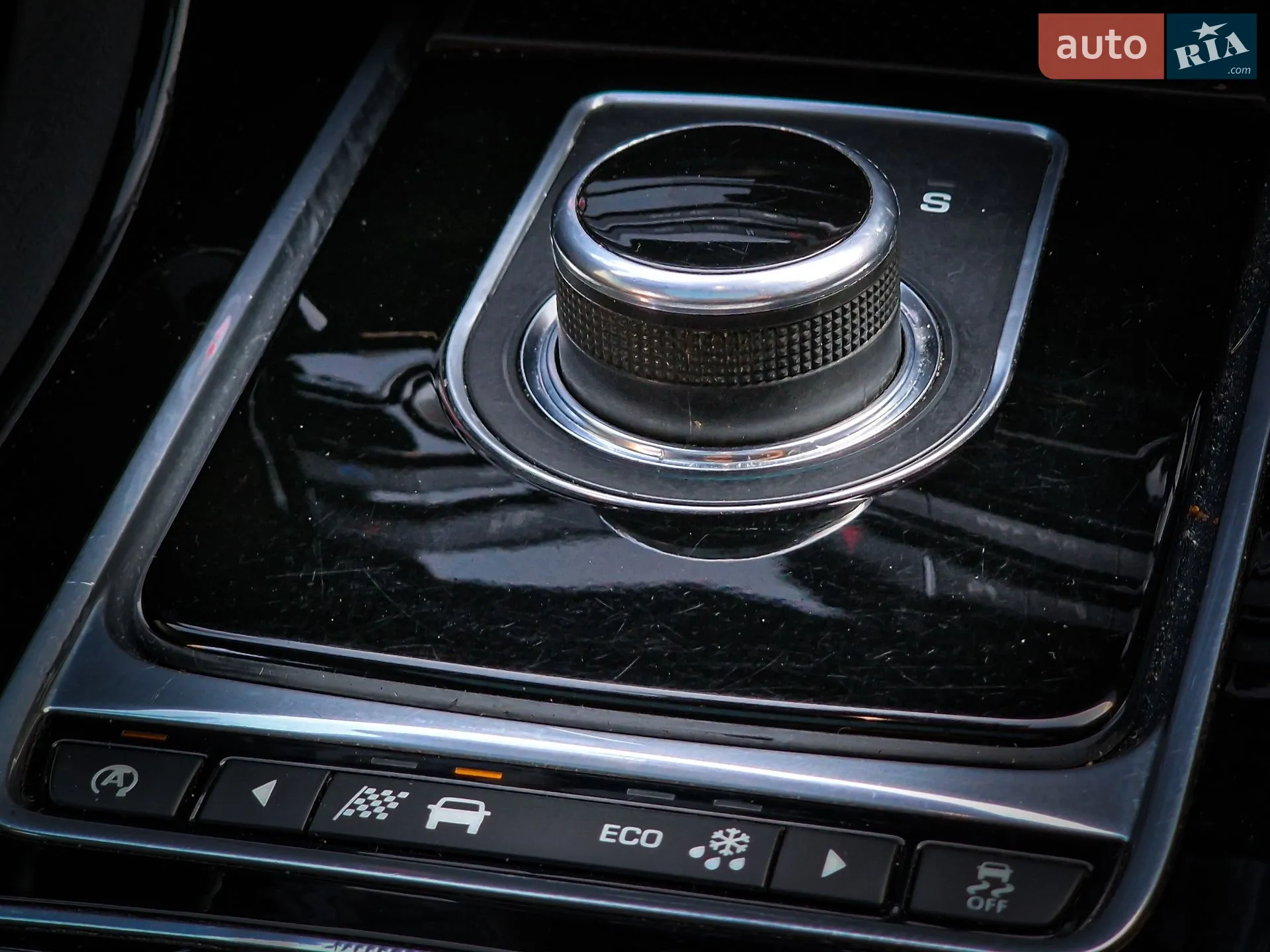 2016 Jaguar XE - мініатюра 21