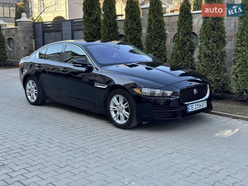 Седан Jaguar XE 2016 в Черновцах