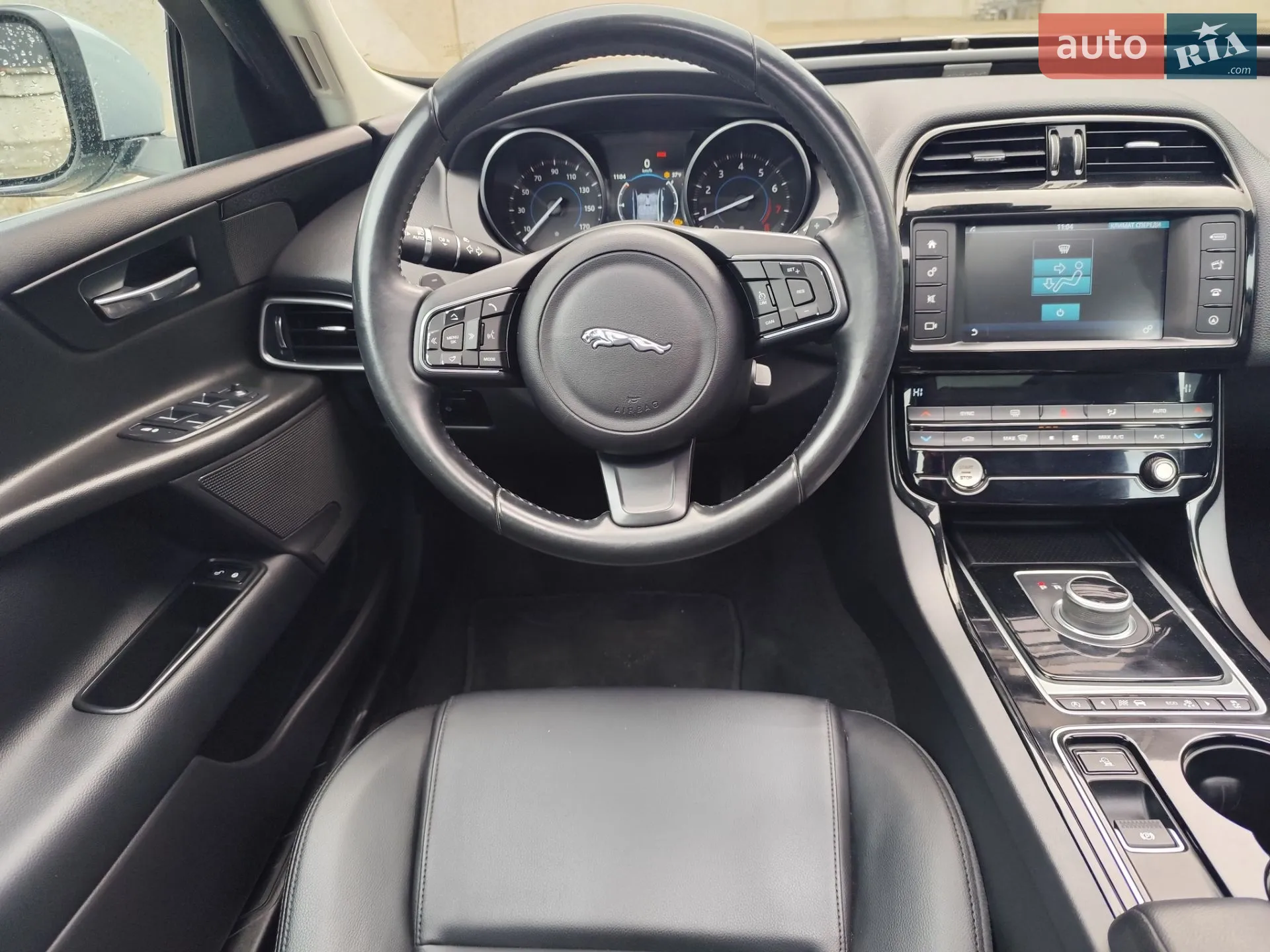 2016 Jaguar XE - мініатюра 20