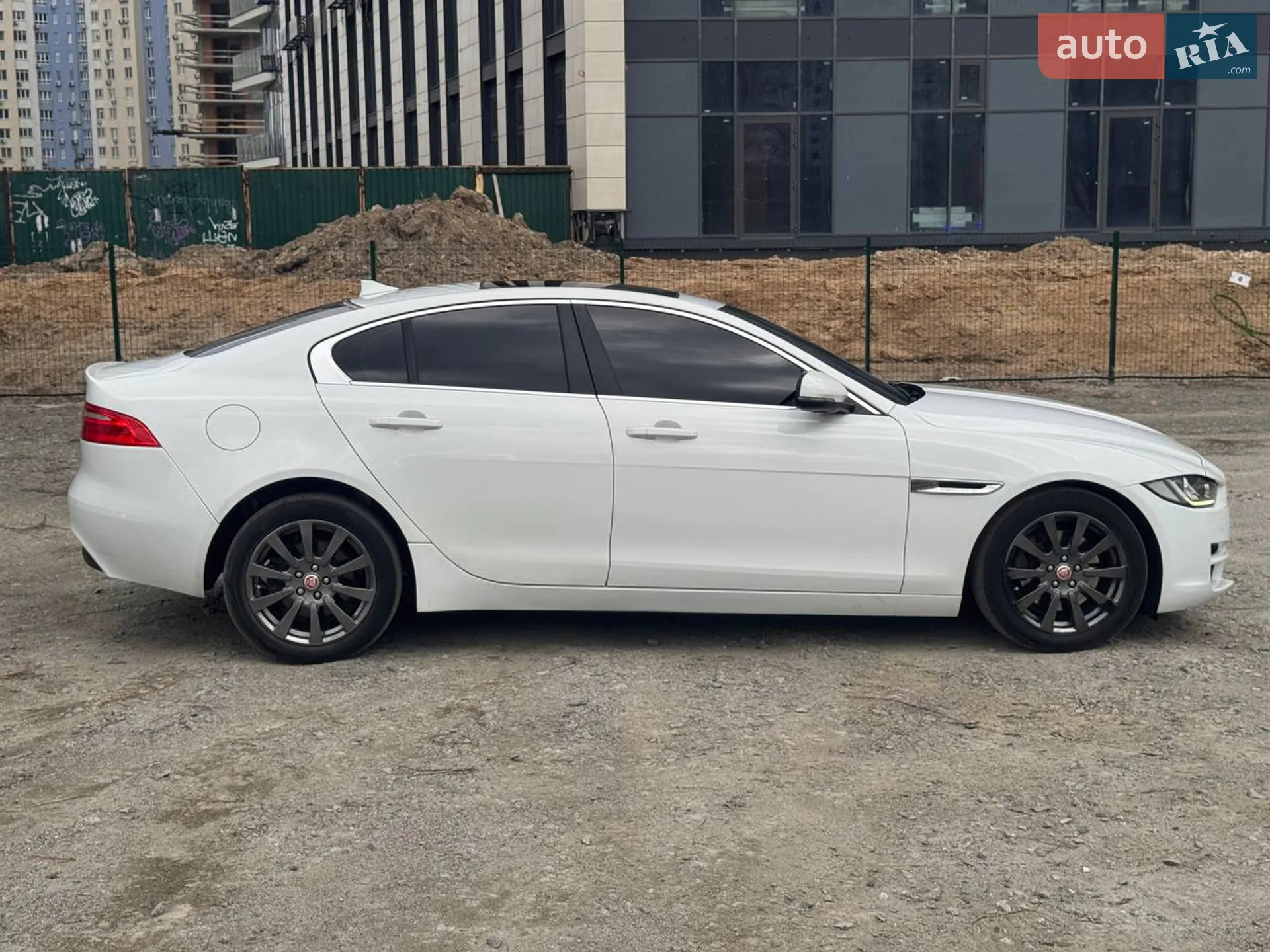 2015 Jaguar XE - мініатюра 13