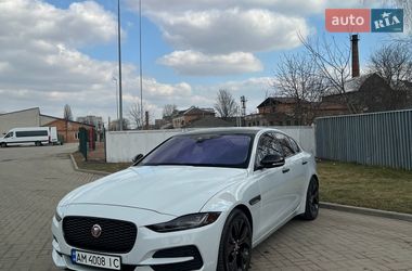 Седан Jaguar XE 2019 в Житомирі