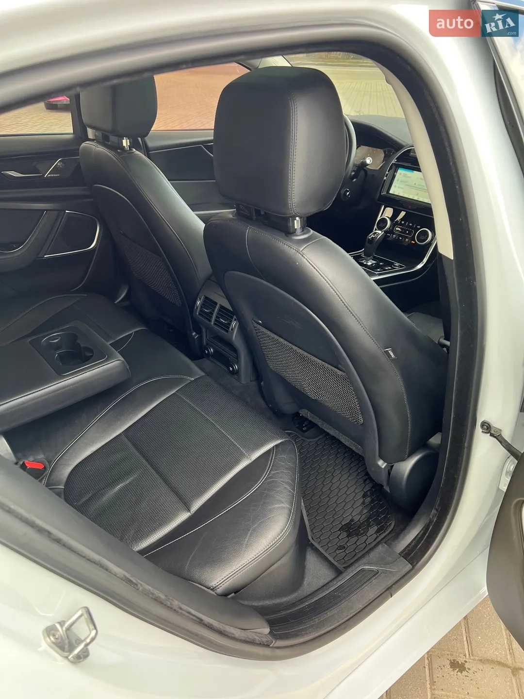 2019 Jaguar XE - мініатюра 13