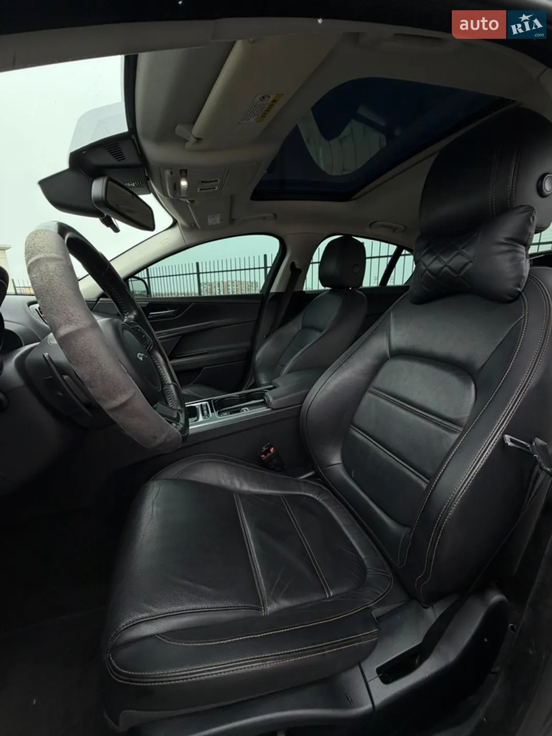 2015 Jaguar XE - мініатюра 5
