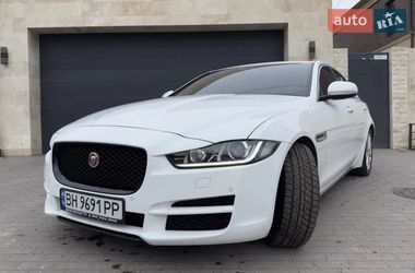 Седан Jaguar XE 2015 в Одесі