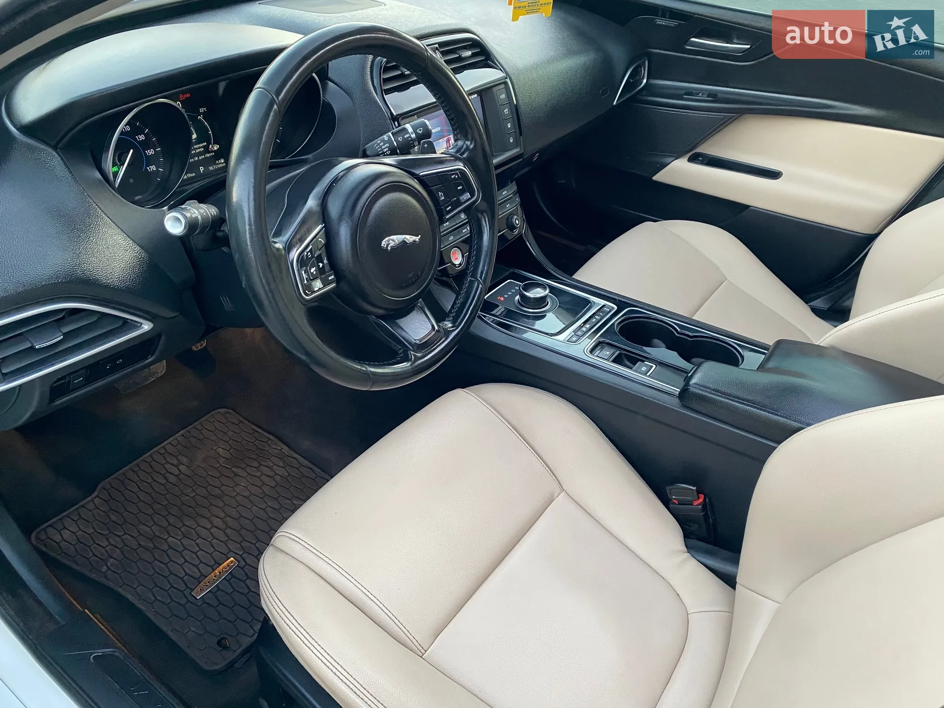 2016 Jaguar XE - мініатюра 11