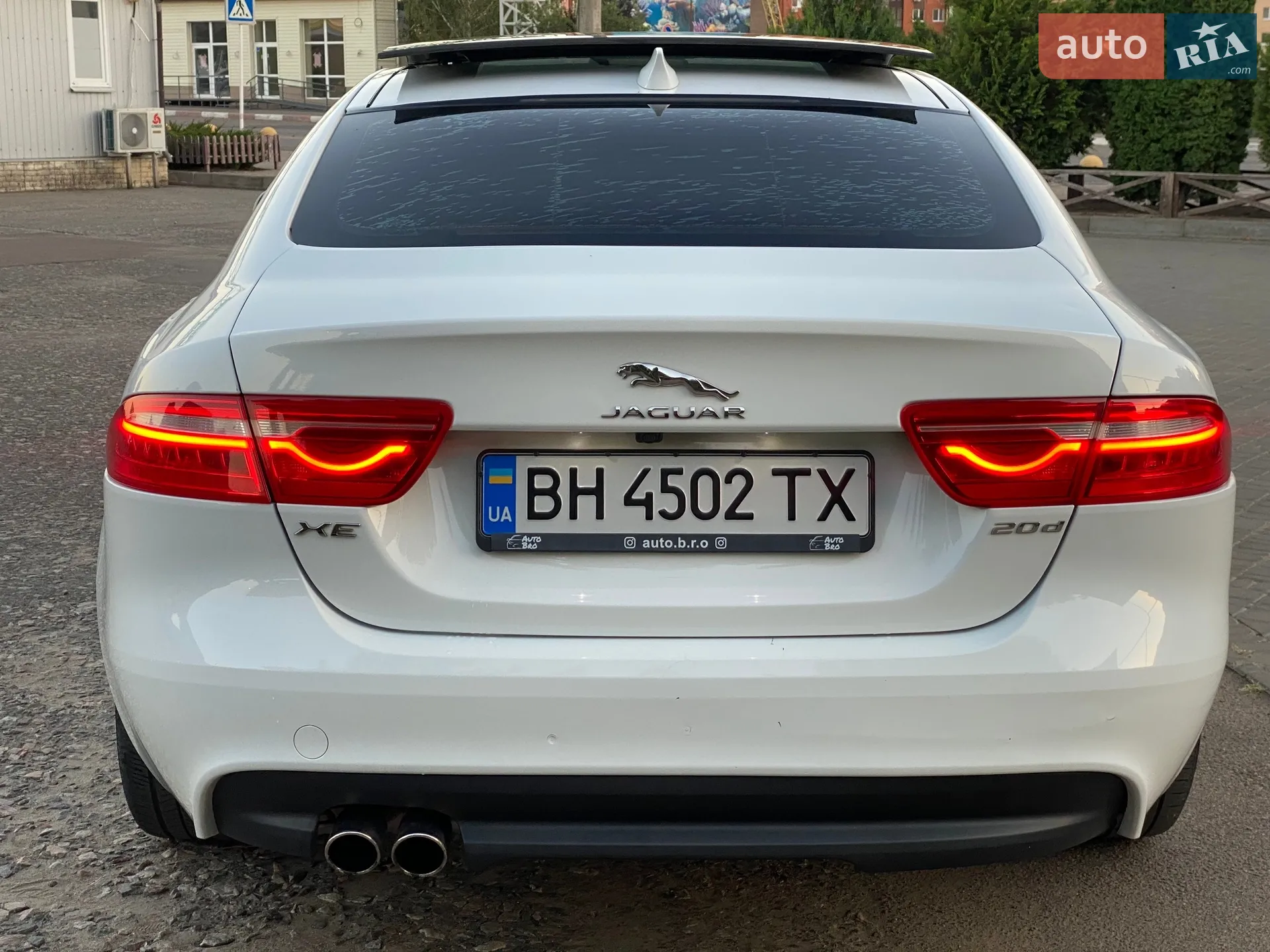 2016 Jaguar XE - мініатюра 12