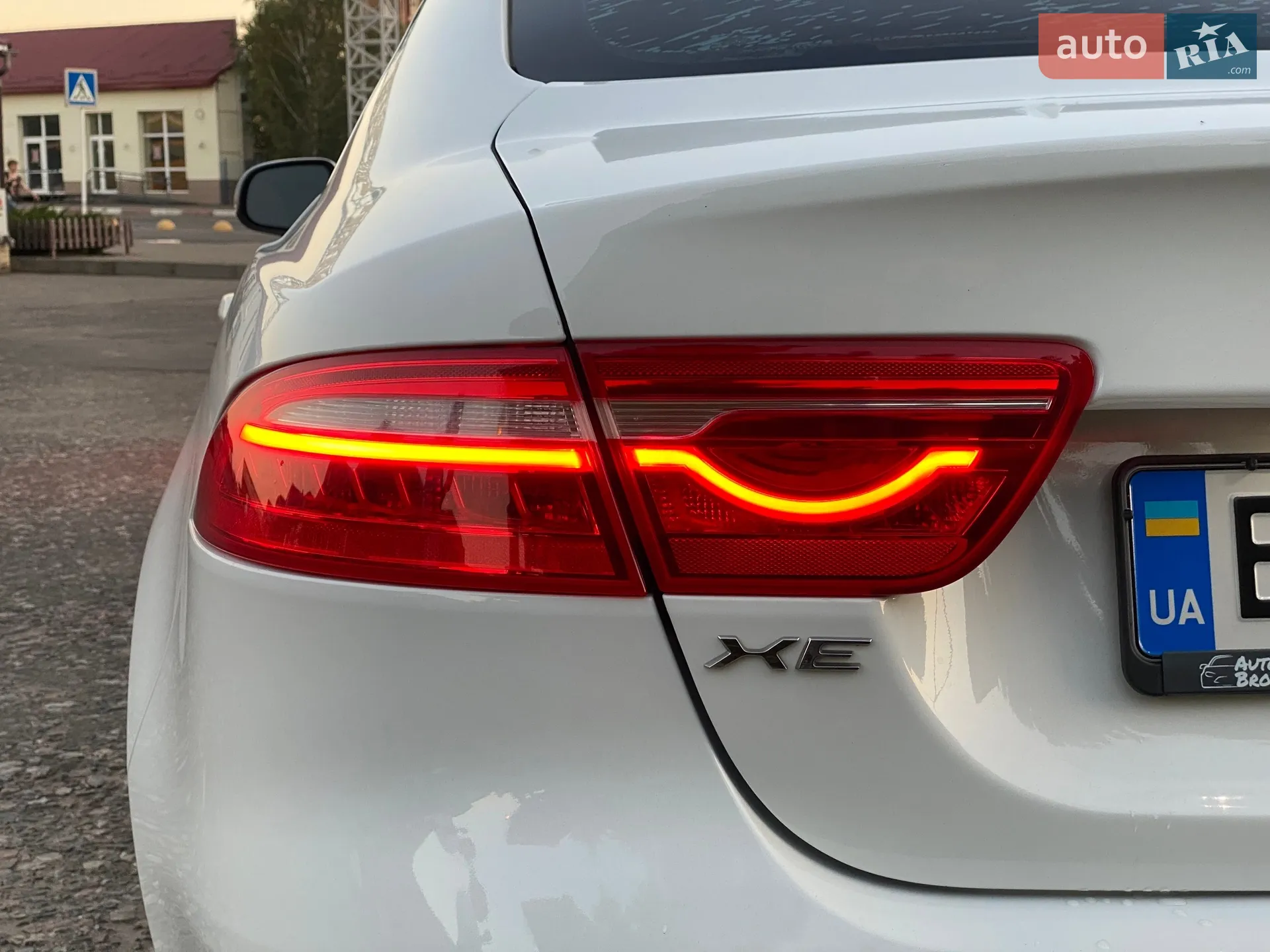 2016 Jaguar XE - мініатюра 20