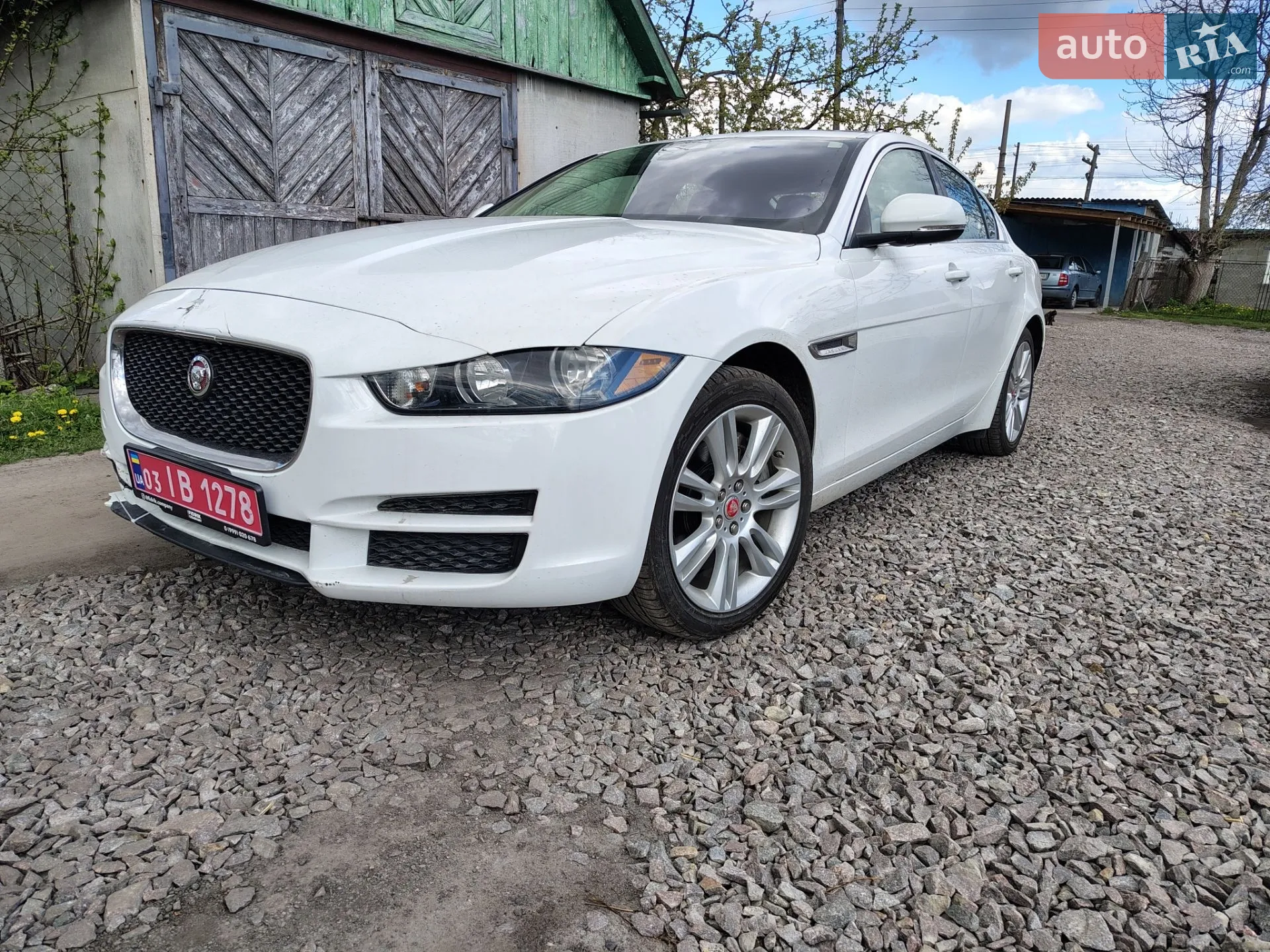 2019 Jaguar XE - мініатюра 2
