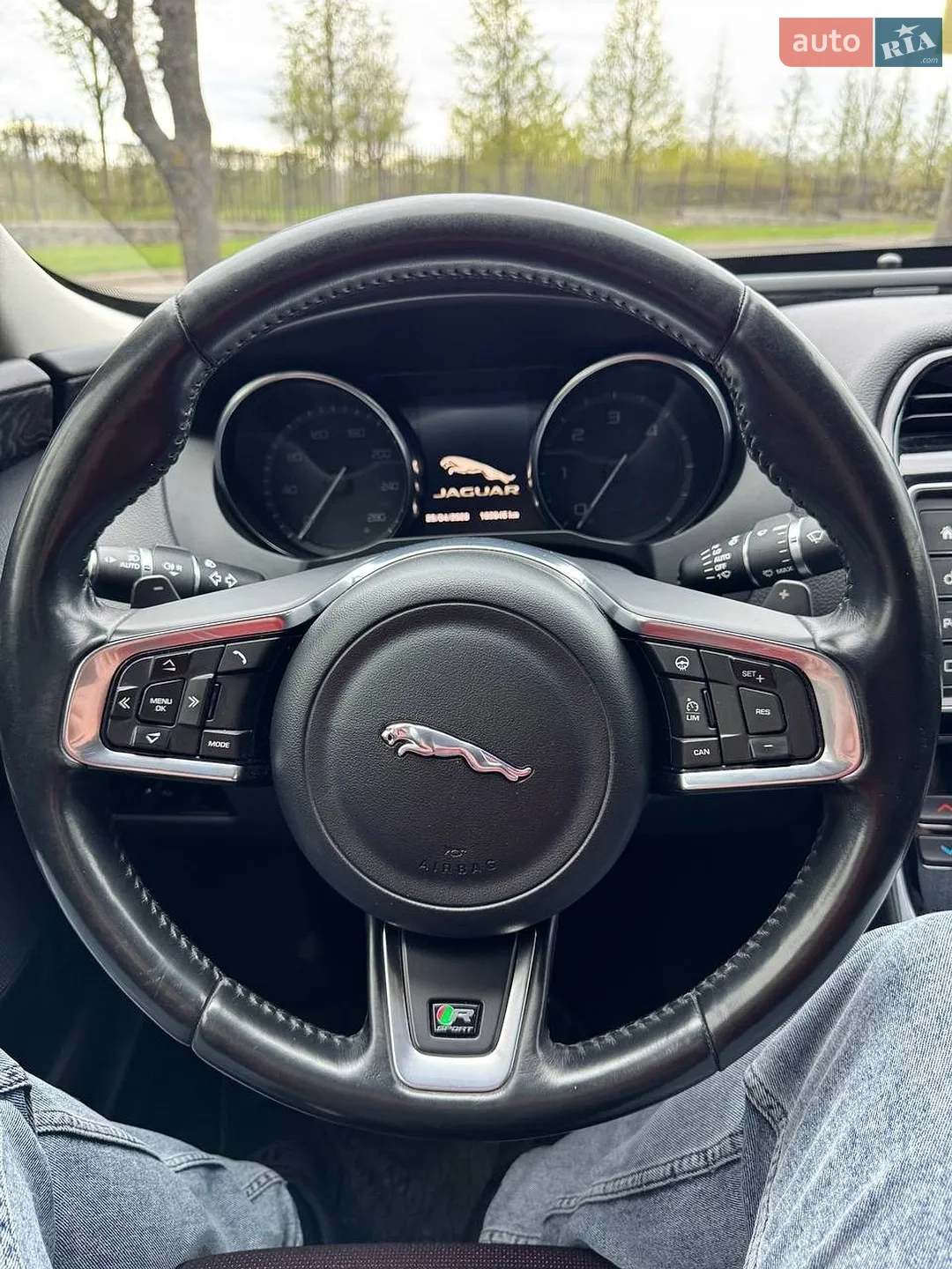 2015 Jaguar XE - мініатюра 20
