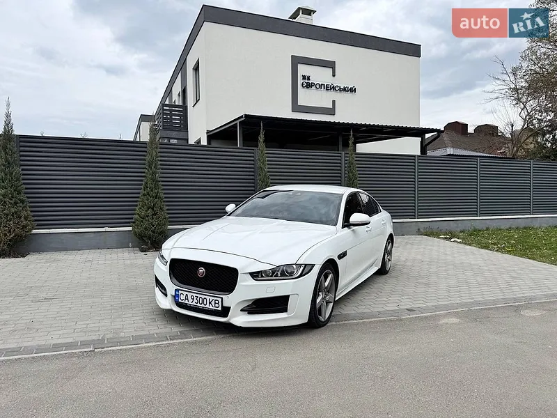 Jaguar XE