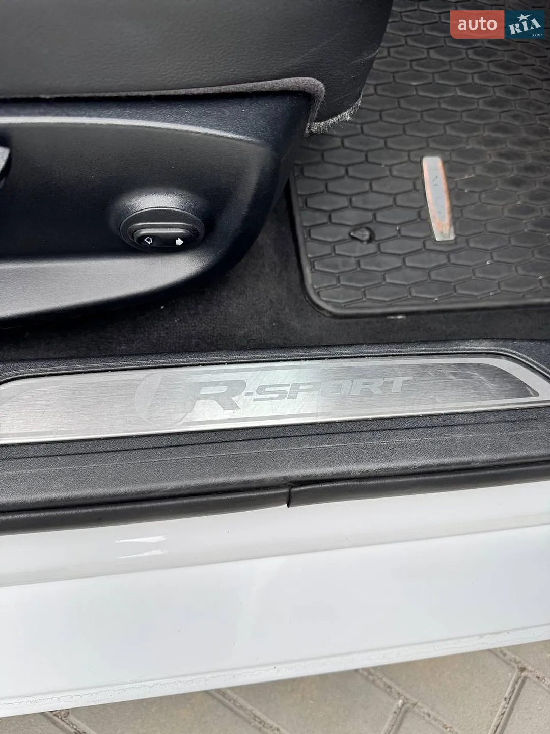 2015 Jaguar XE - мініатюра 30