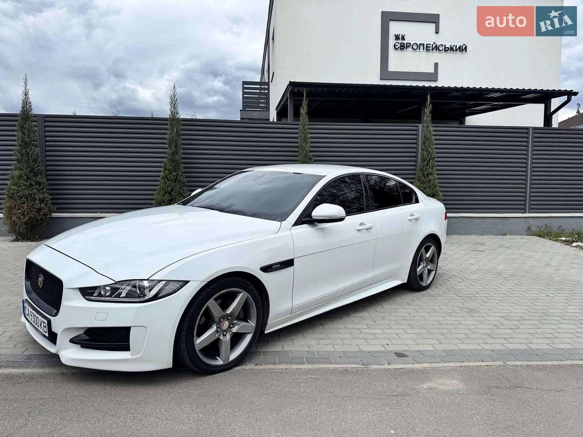 2015 Jaguar XE - мініатюра 6