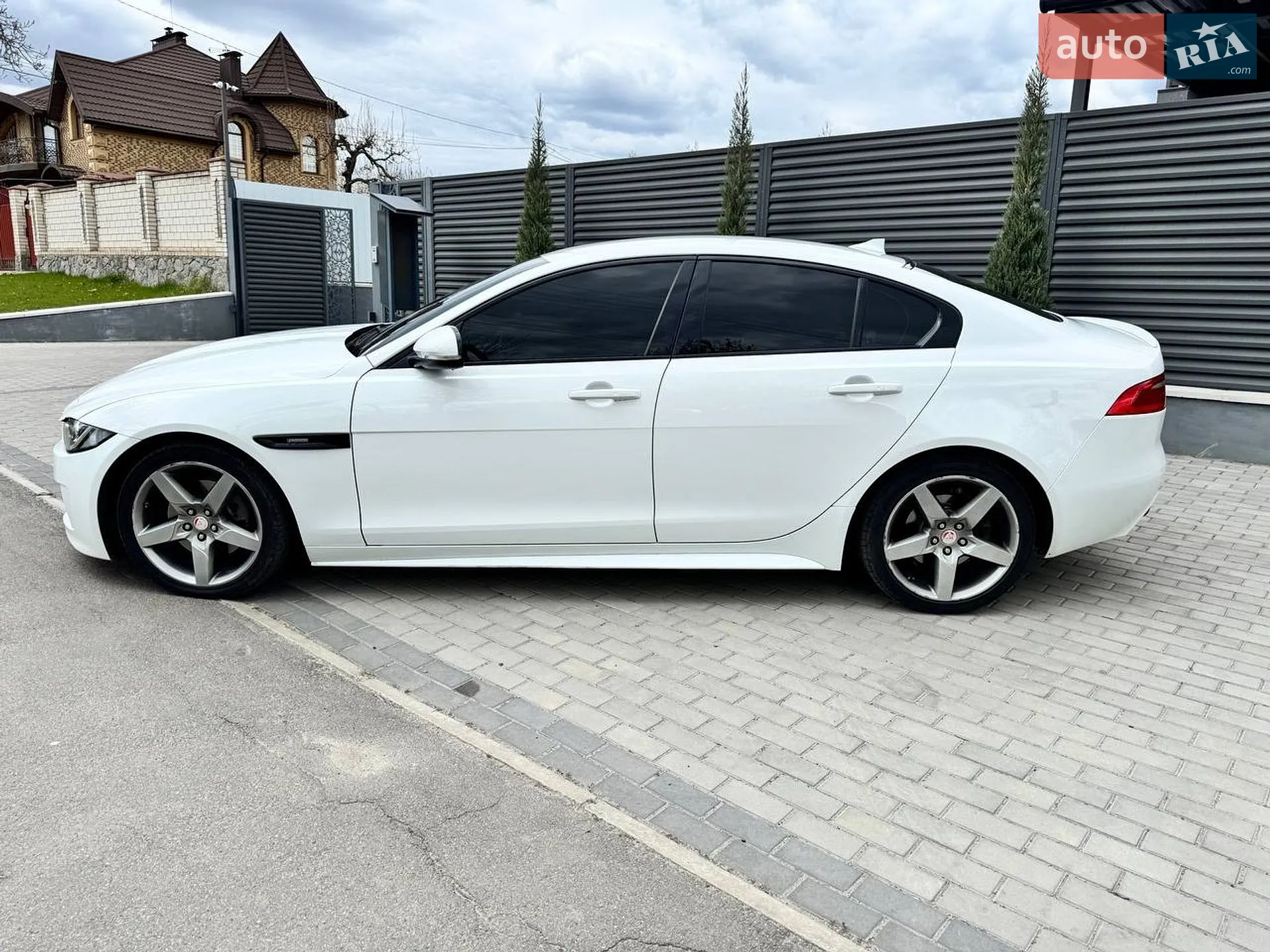 2015 Jaguar XE - мініатюра 7