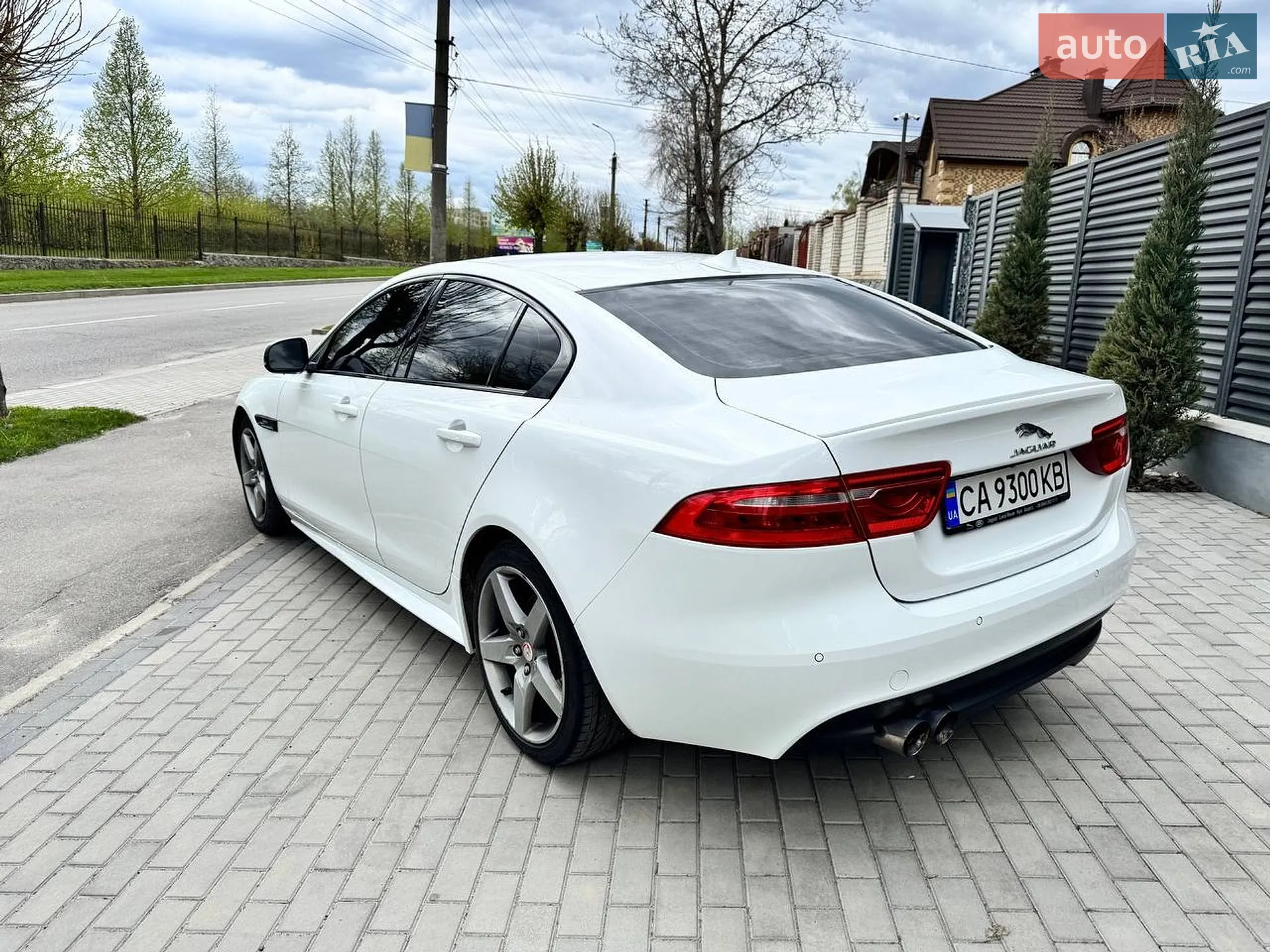 2015 Jaguar XE - мініатюра 8
