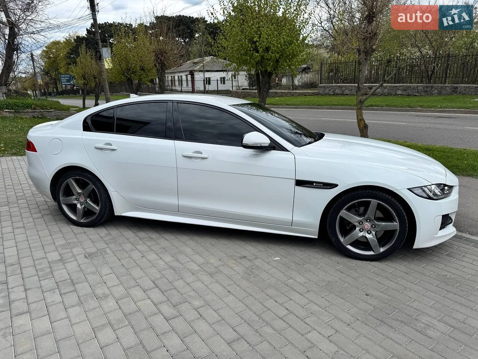 2015 Jaguar XE - мініатюра 15