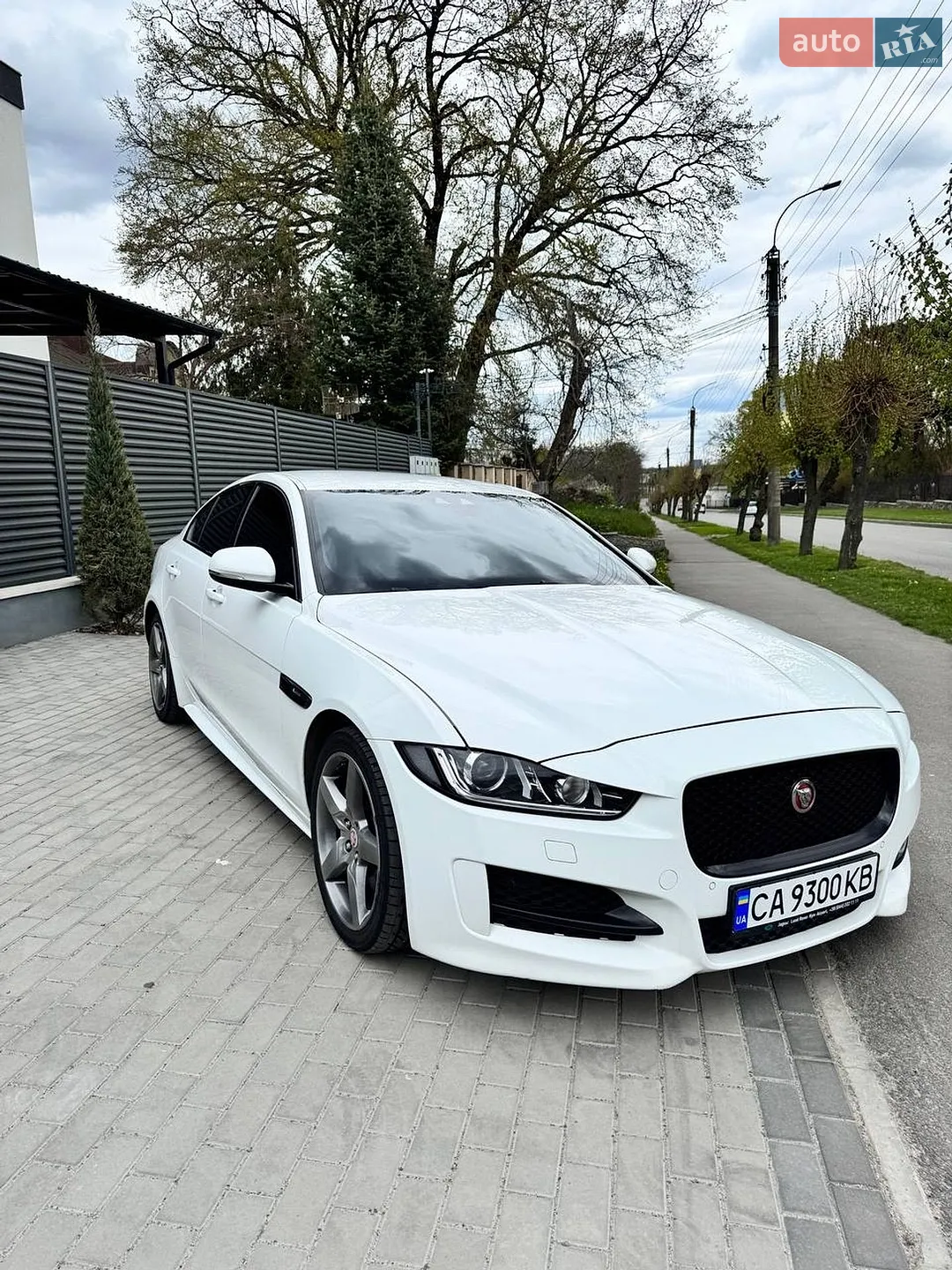 2015 Jaguar XE - мініатюра 16