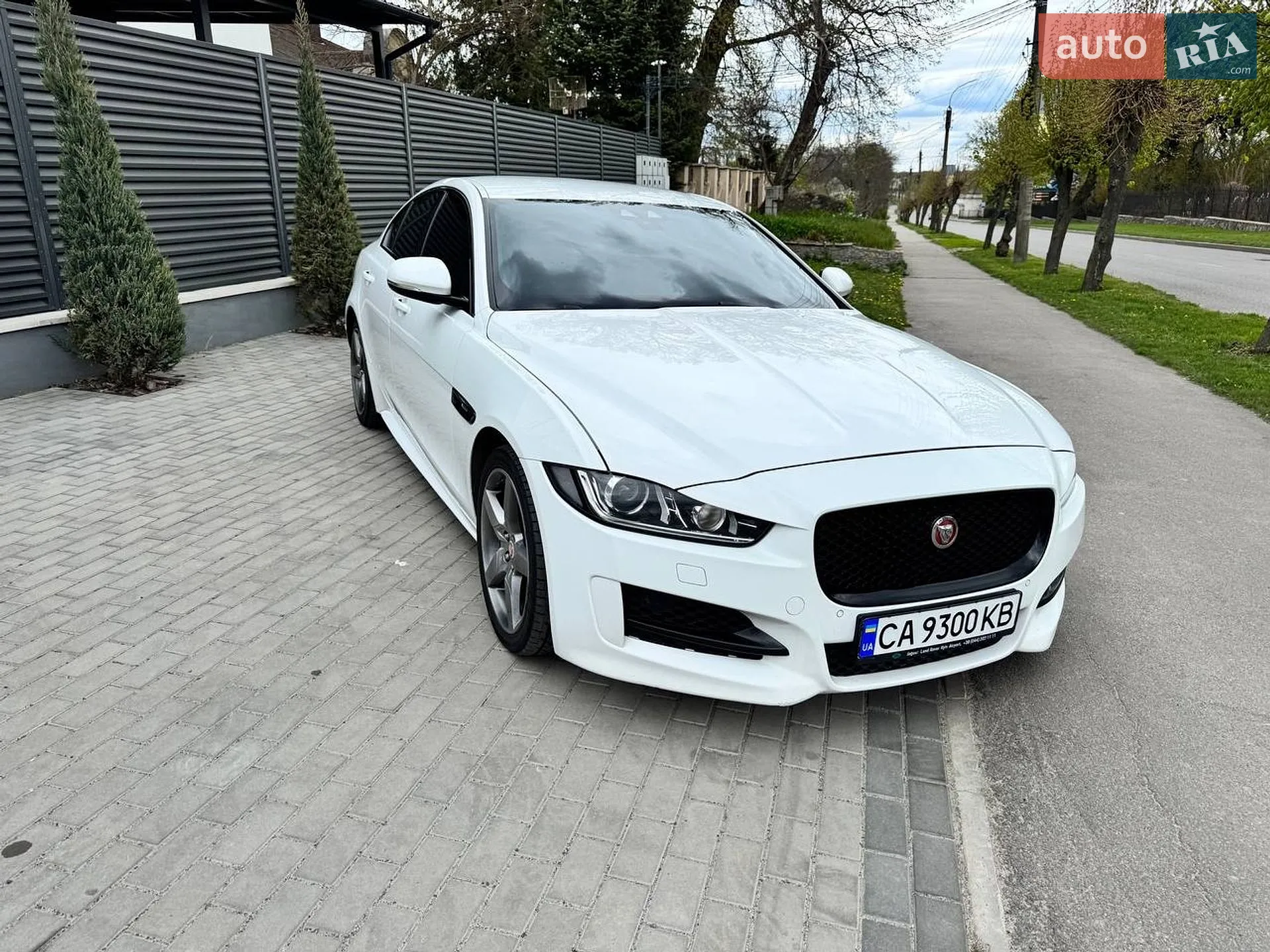 2015 Jaguar XE - мініатюра 17