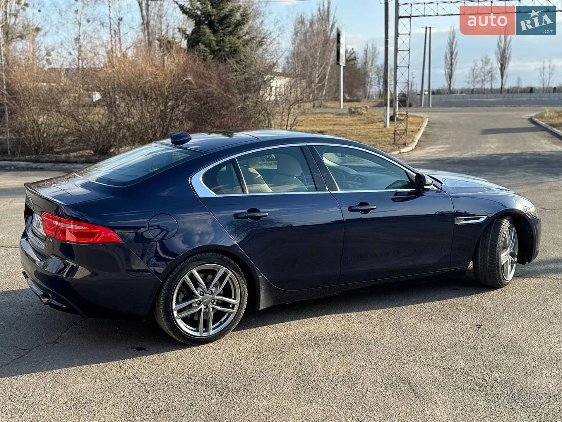 2016 Jaguar XE - мініатюра 5