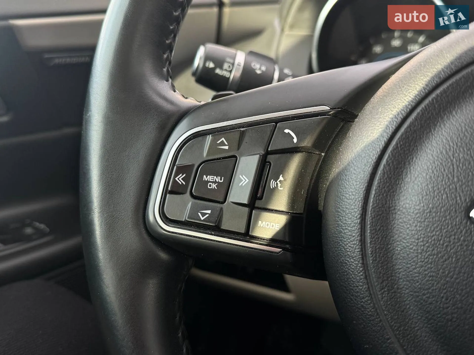 2016 Jaguar XE - мініатюра 38