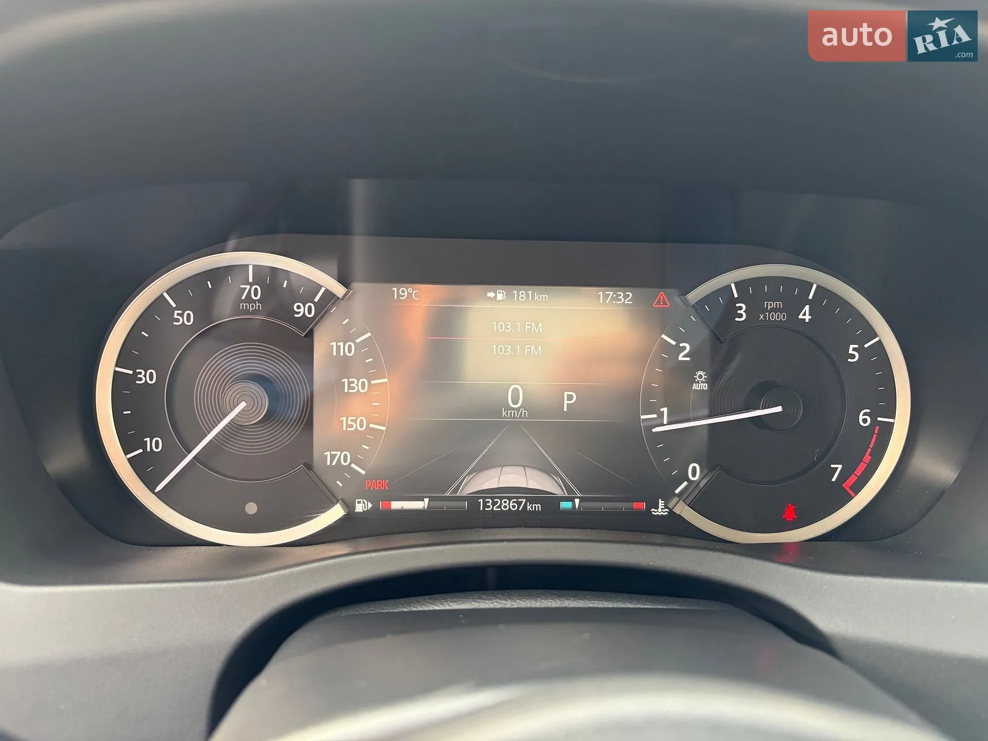 2019 Jaguar XE - мініатюра 20