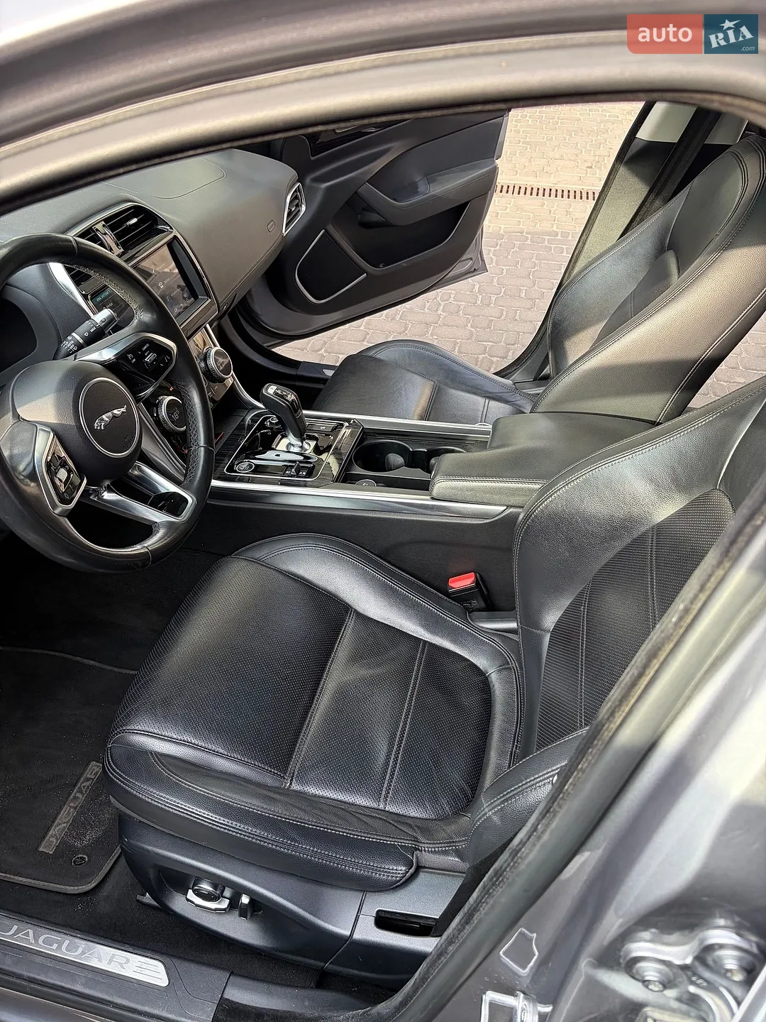 2019 Jaguar XE - мініатюра 31