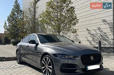 Седан Jaguar XE 2019 в Києві