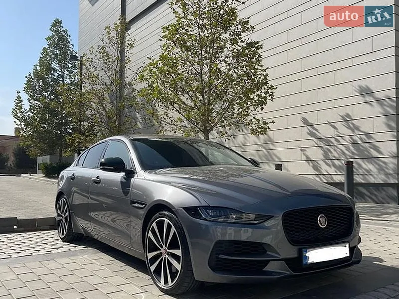 Jaguar XE