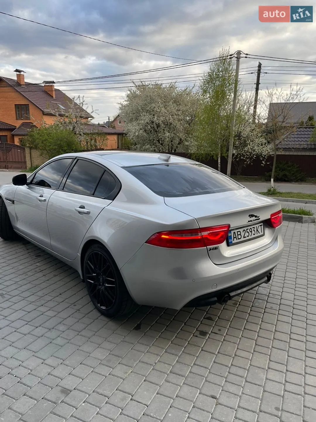 2016 Jaguar XE - мініатюра 3