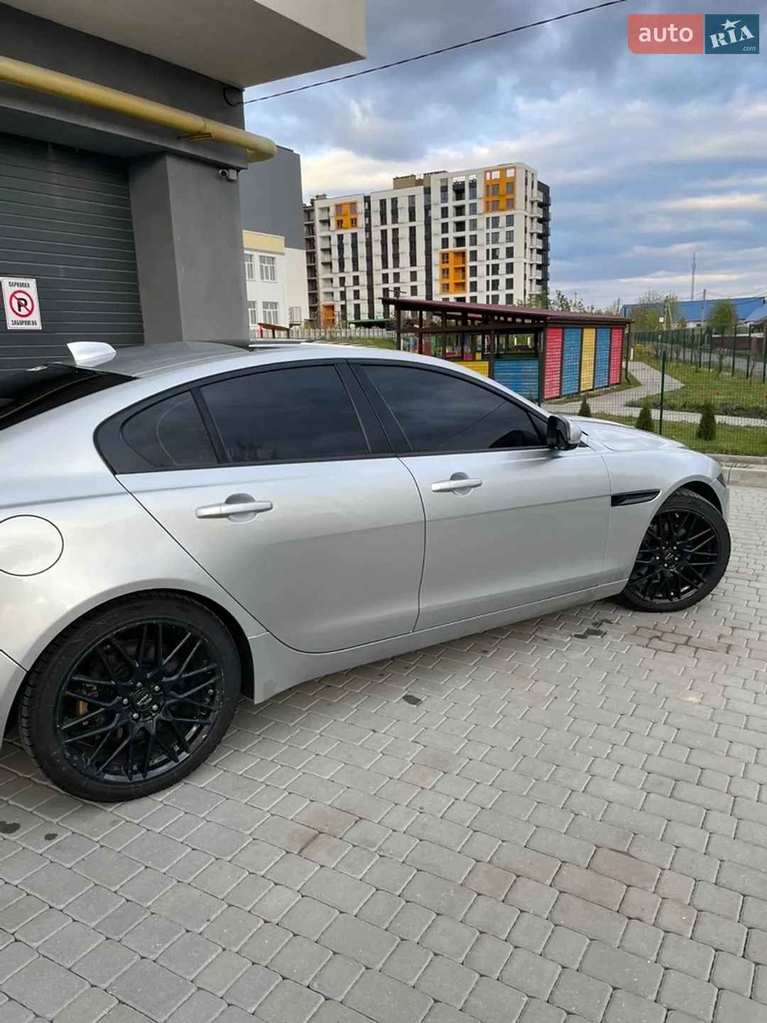 2016 Jaguar XE - мініатюра 6