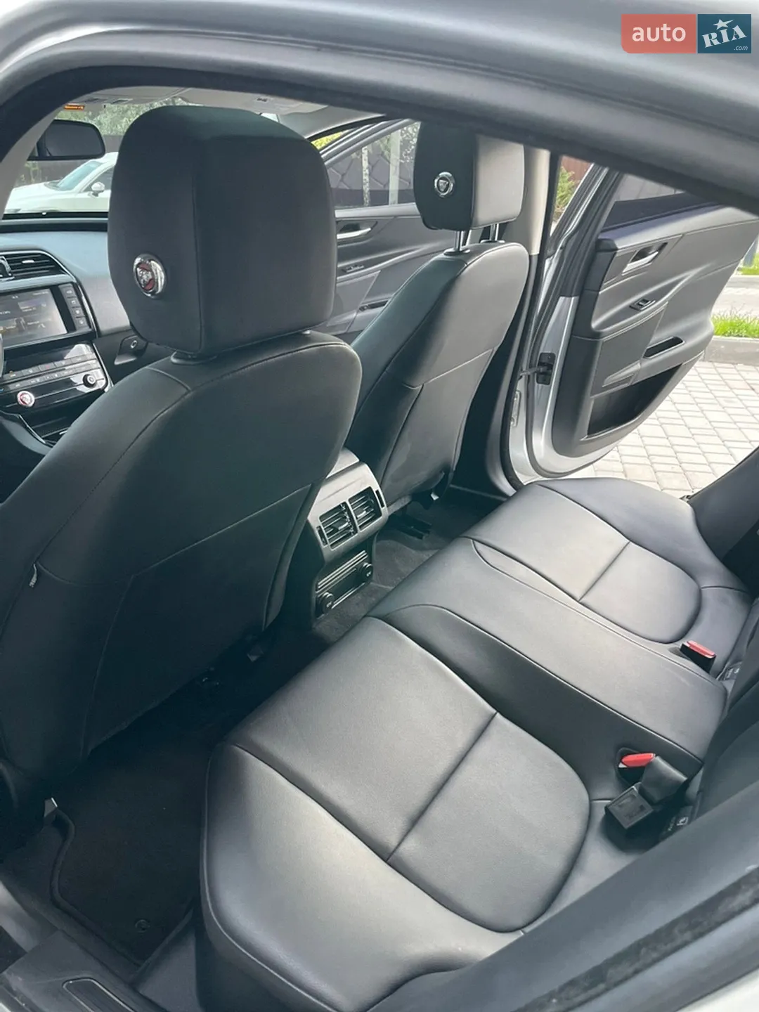 2016 Jaguar XE - мініатюра 13