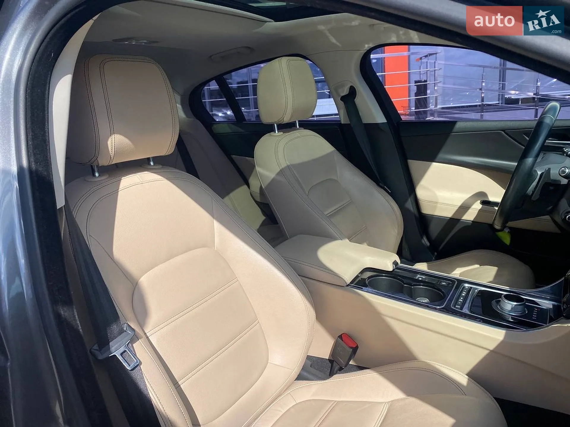 2015 Jaguar XE - мініатюра 24