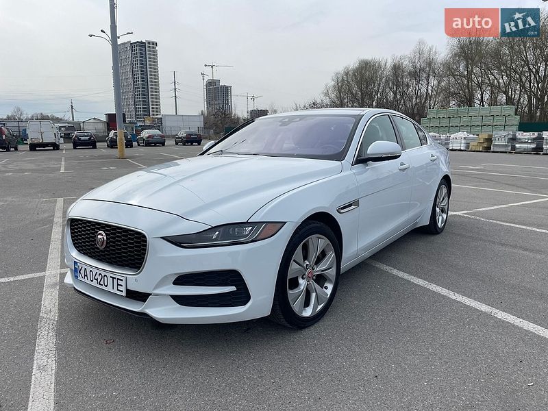 Седан Jaguar XE 2019 в Киеве