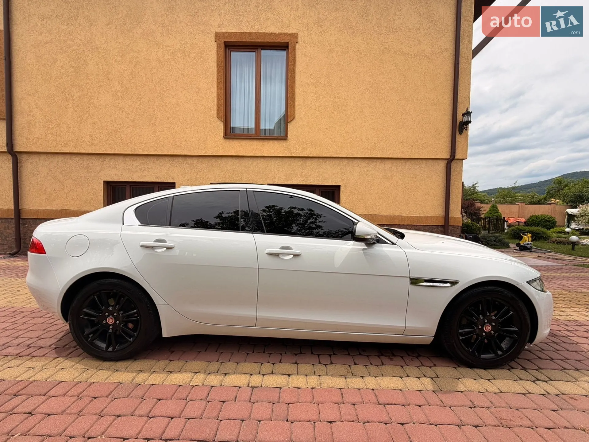 2018 Jaguar XE - мініатюра 6
