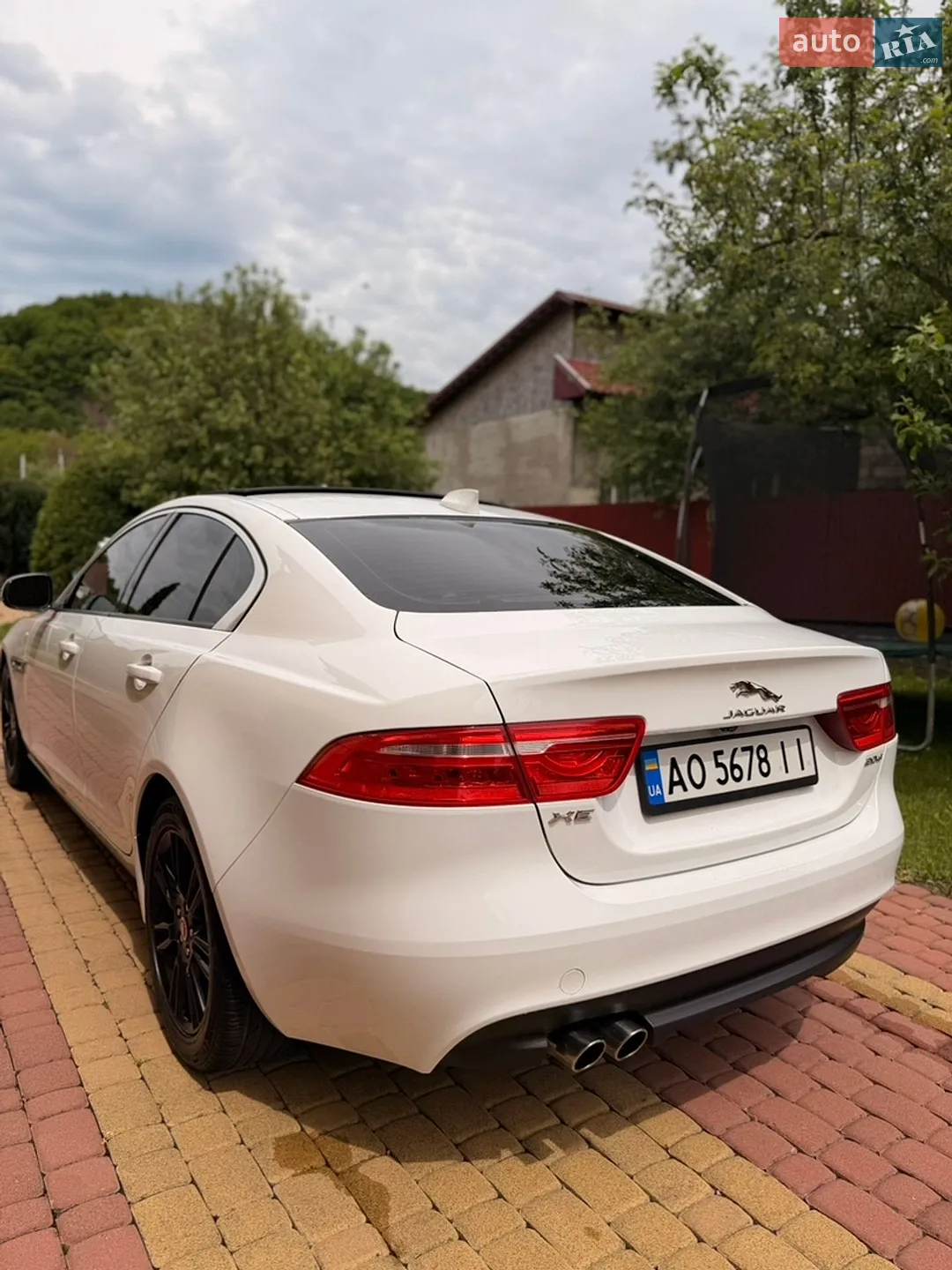 2018 Jaguar XE - мініатюра 11