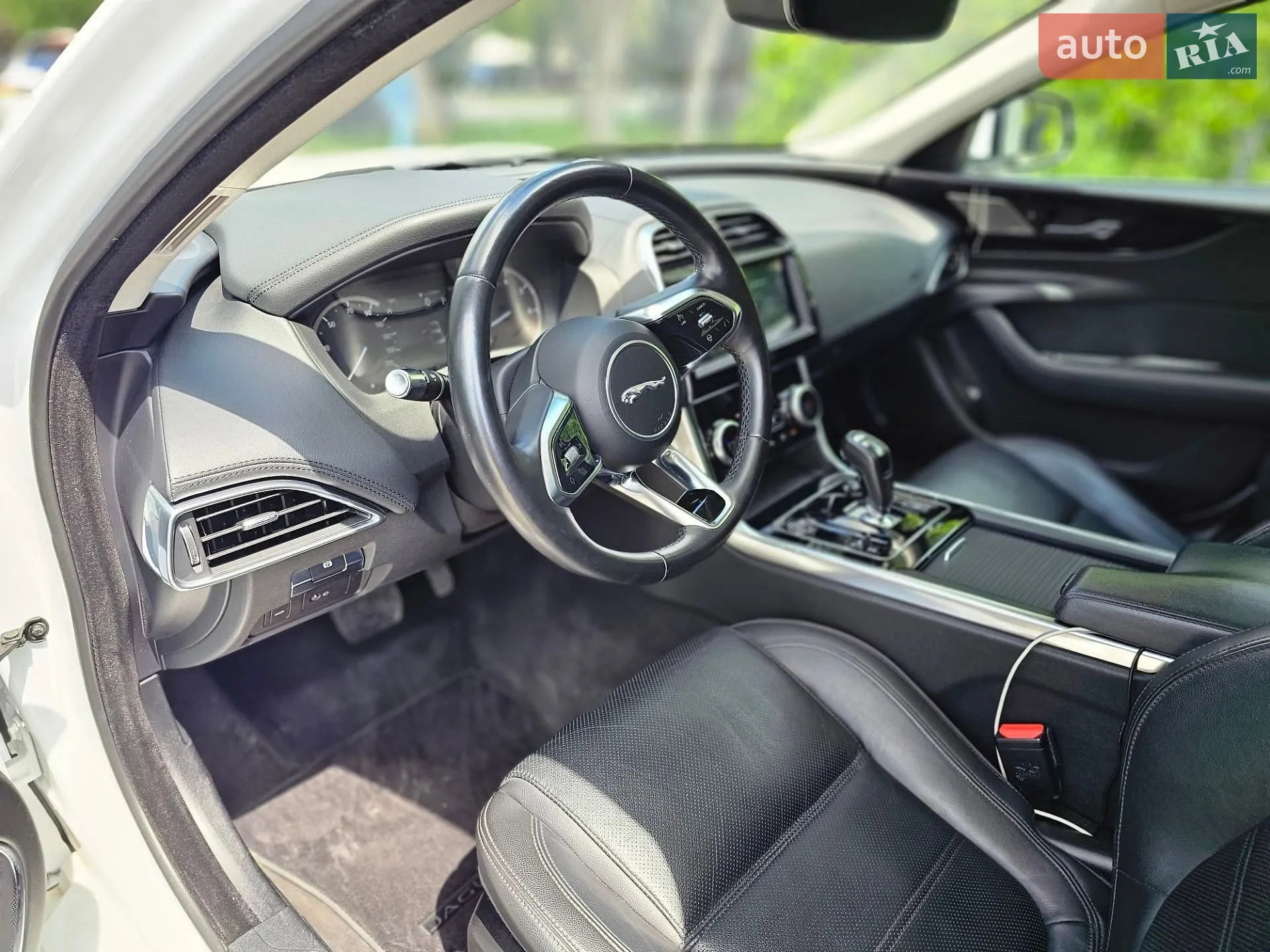 2020 Jaguar XE - мініатюра 12