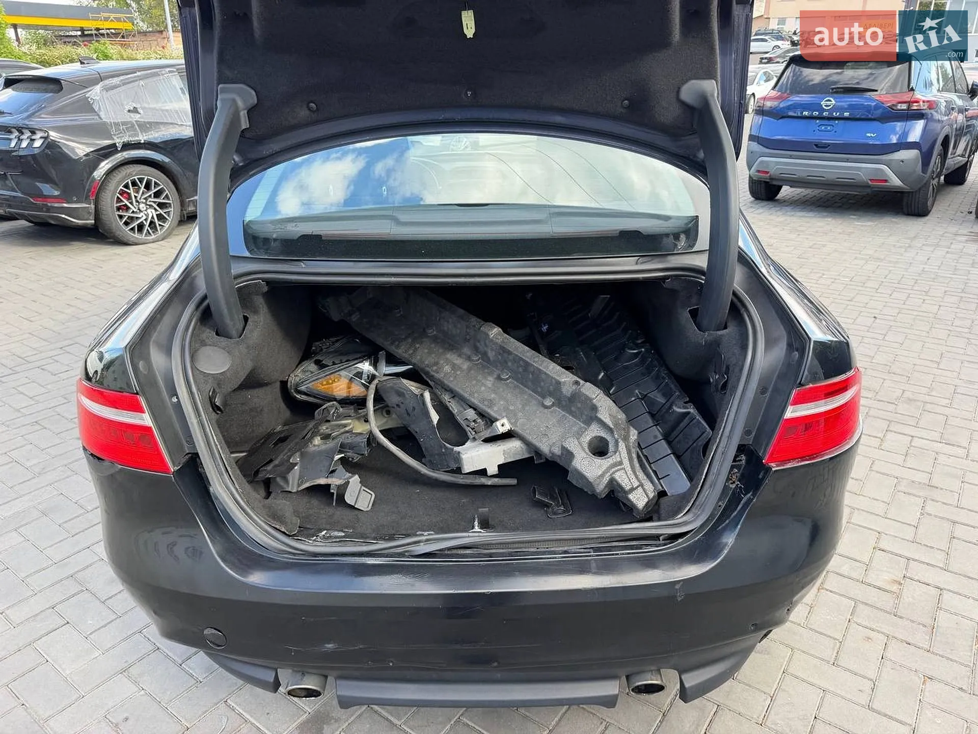 2018 Jaguar XE - мініатюра 13