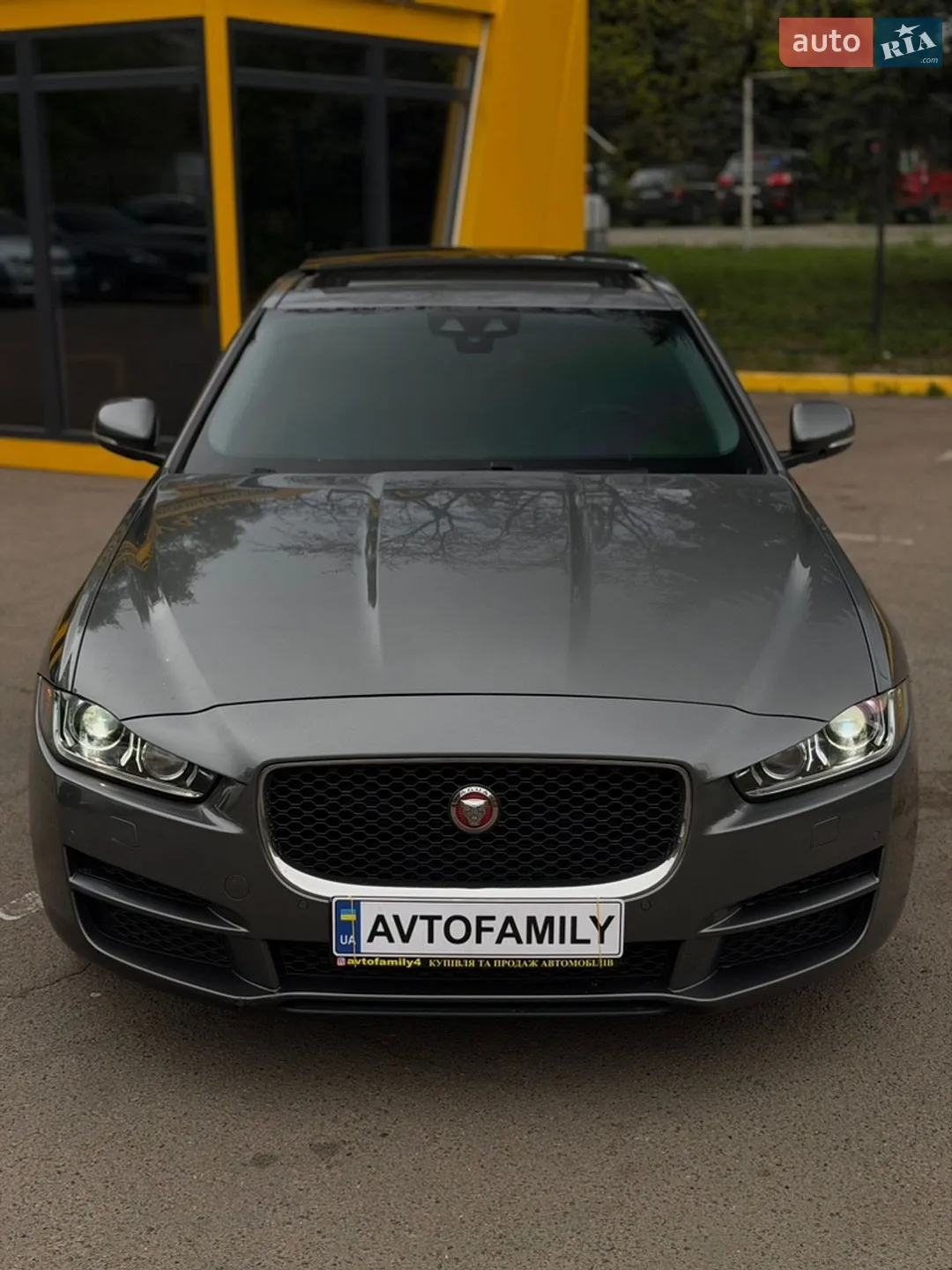 2016 Jaguar XE - мініатюра 9